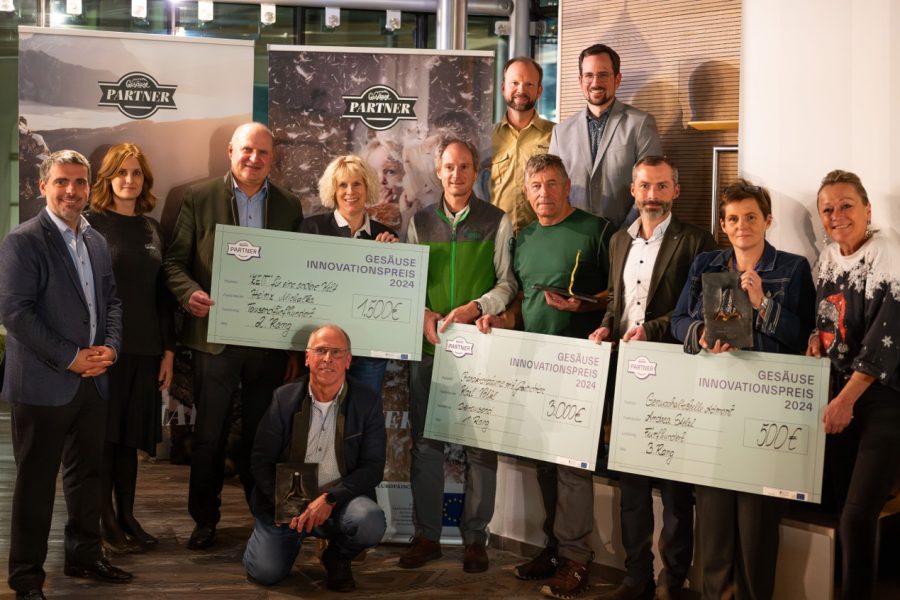 Gesäuse Innovationspreis geht an Charakterbäume mit Ge-schichten Gesäuse Innovationspreis geht an Charakterbäume mit Ge-schichten