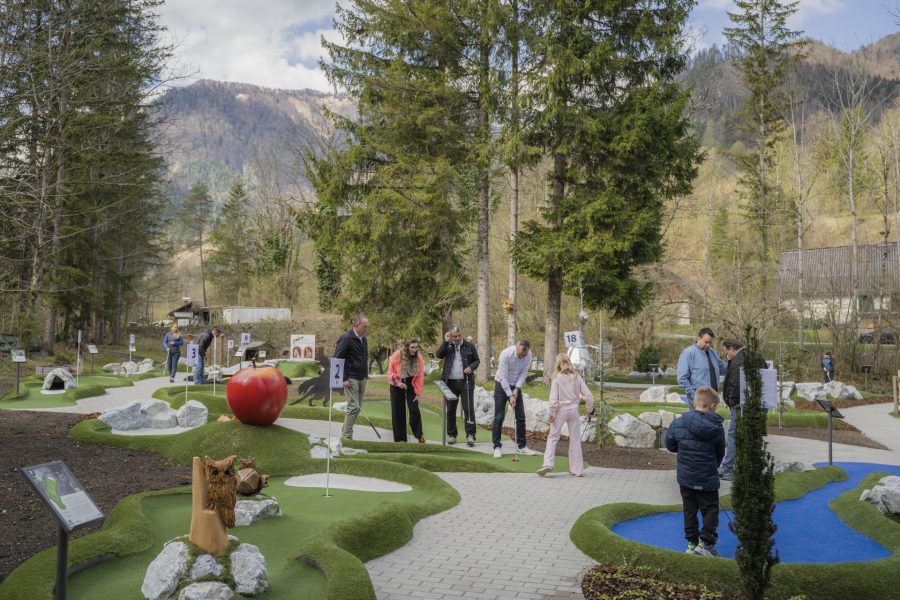 Eröffnung des Gesäuse Adventure Minigolf: Spiel, Wissen und Region vereint